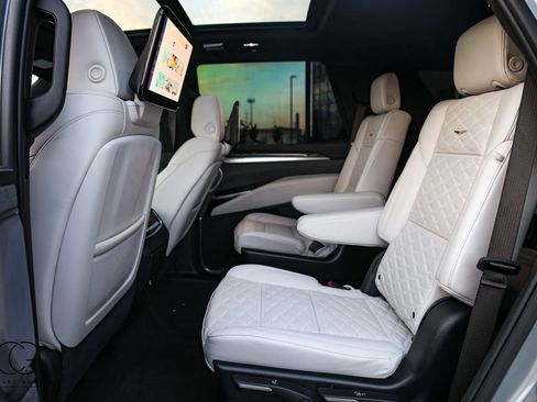 Used 2025 Cadillac Escalade V w/ LPO, ONYX Package AWD/4WD image 28