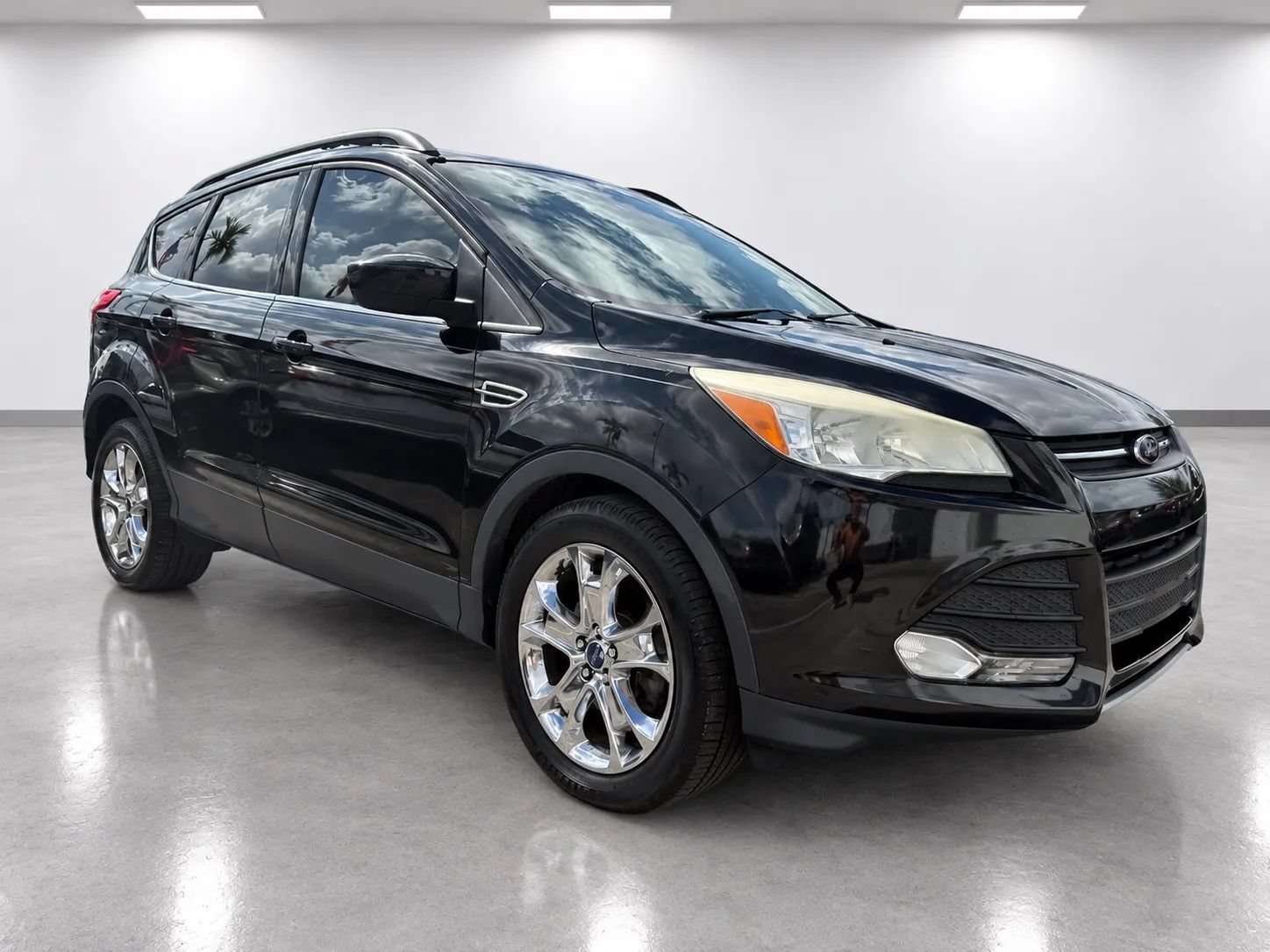 Used 2014 Ford Escape SE w/ Equipment Group 201A FWD image 3