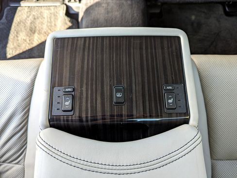 Used 2013 Lexus LS 460 AWD image 38