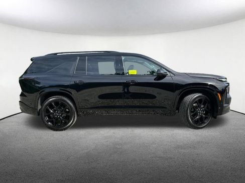 Used 2025 Chevrolet Traverse RS AWD/4WD image 18