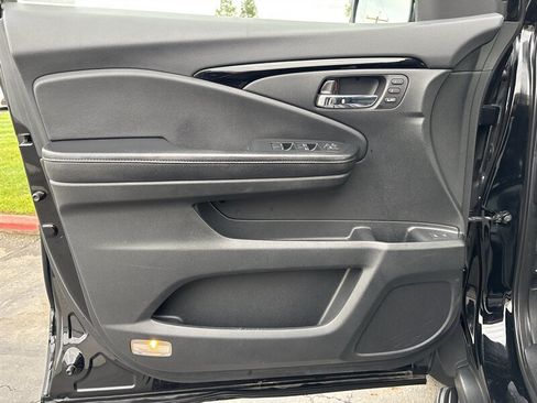 Used 2016 Honda Pilot Touring image 31