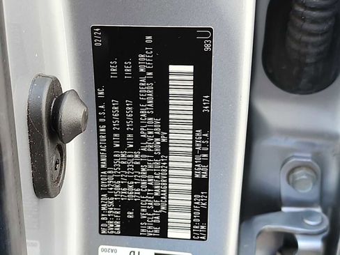 Used 2024 Toyota Corolla Cross LE image 27