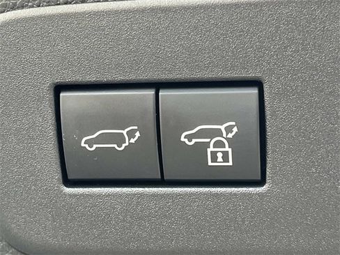 Used 2024 Toyota Land Cruiser image 24