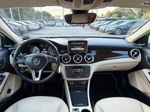 Used 2015 Mercedes-Benz GLA 250 4MATIC image 9