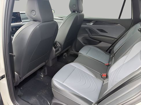 New 2026 Volkswagen Tiguan SE R-Line AWD/4WD image 24