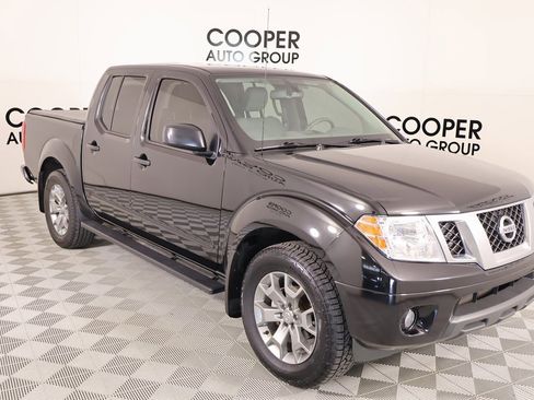 Used 2021 Nissan Frontier SV image 1