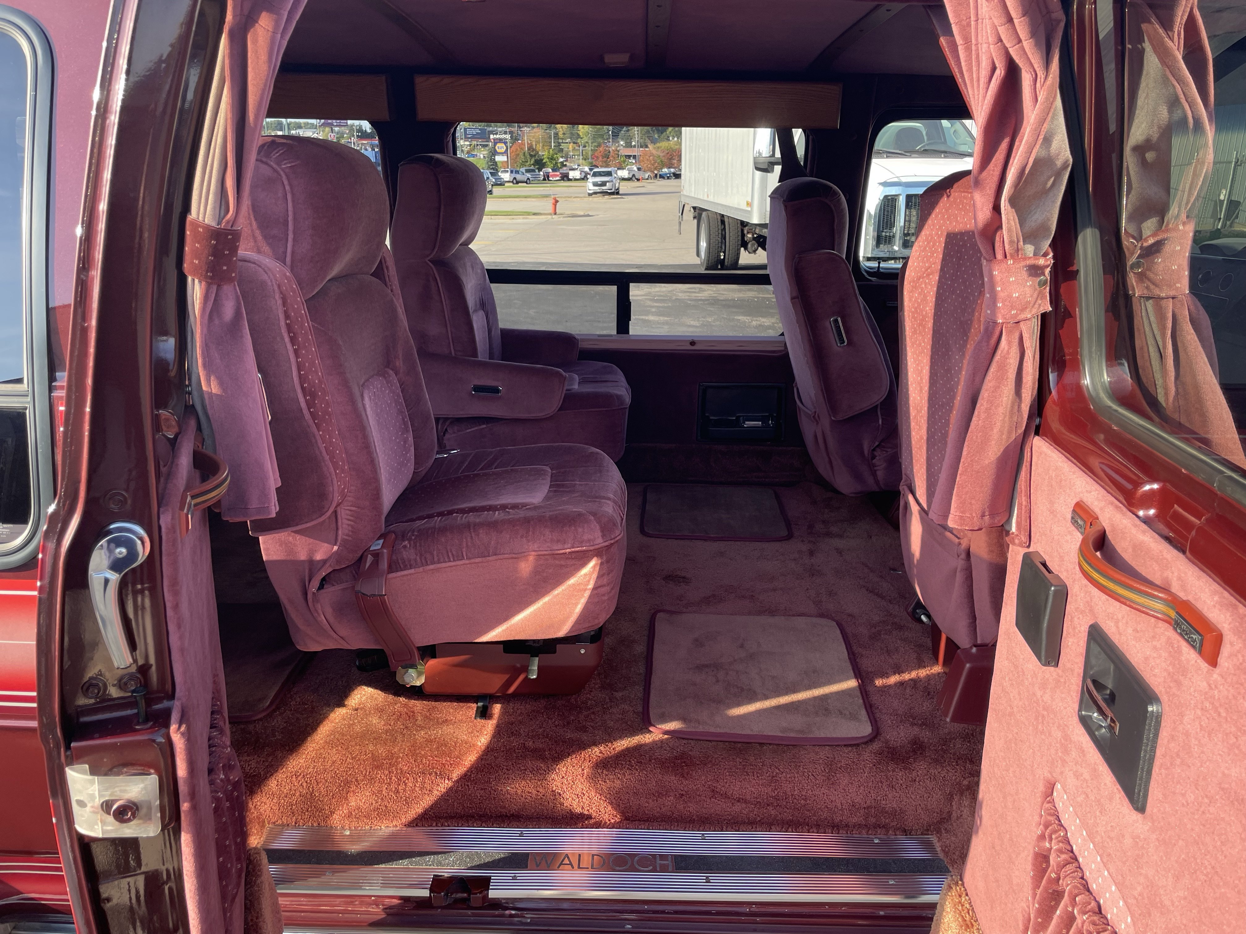 Used 1989 Chevrolet G20 RWD image 10