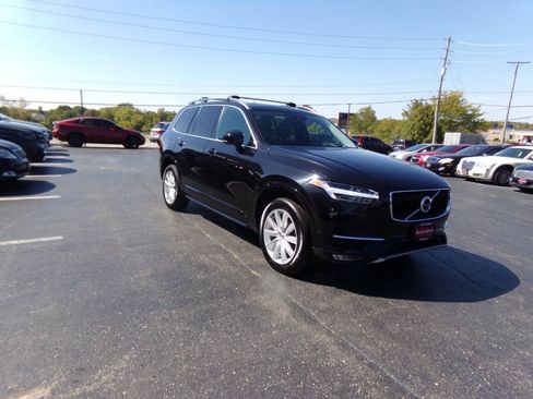 Used 2016 Volvo XC90 T6 Momentum w/ Momentum Plus Package AWD/4WD image 5