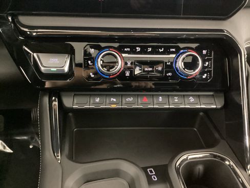 Used 2024 GMC Sierra 2500 AT4X image 20