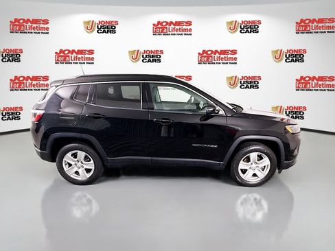 Used 2022 Jeep Compass Latitude w/ Sun and Sound Group AWD/4WD image 19