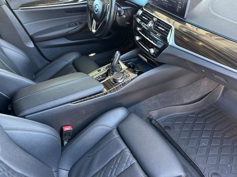 Used 2023 BMW 530e xDrive image 24