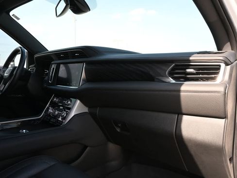 Used 2022 GMC Yukon Denali RWD image 22