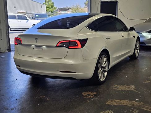 Used 2019 Tesla Model 3 Standard Range RWD image 4
