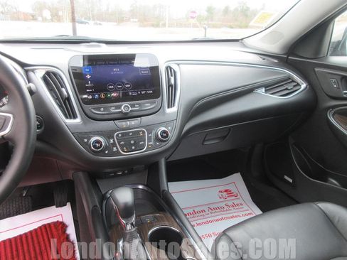 Used 2024 Chevrolet Malibu LT image 12