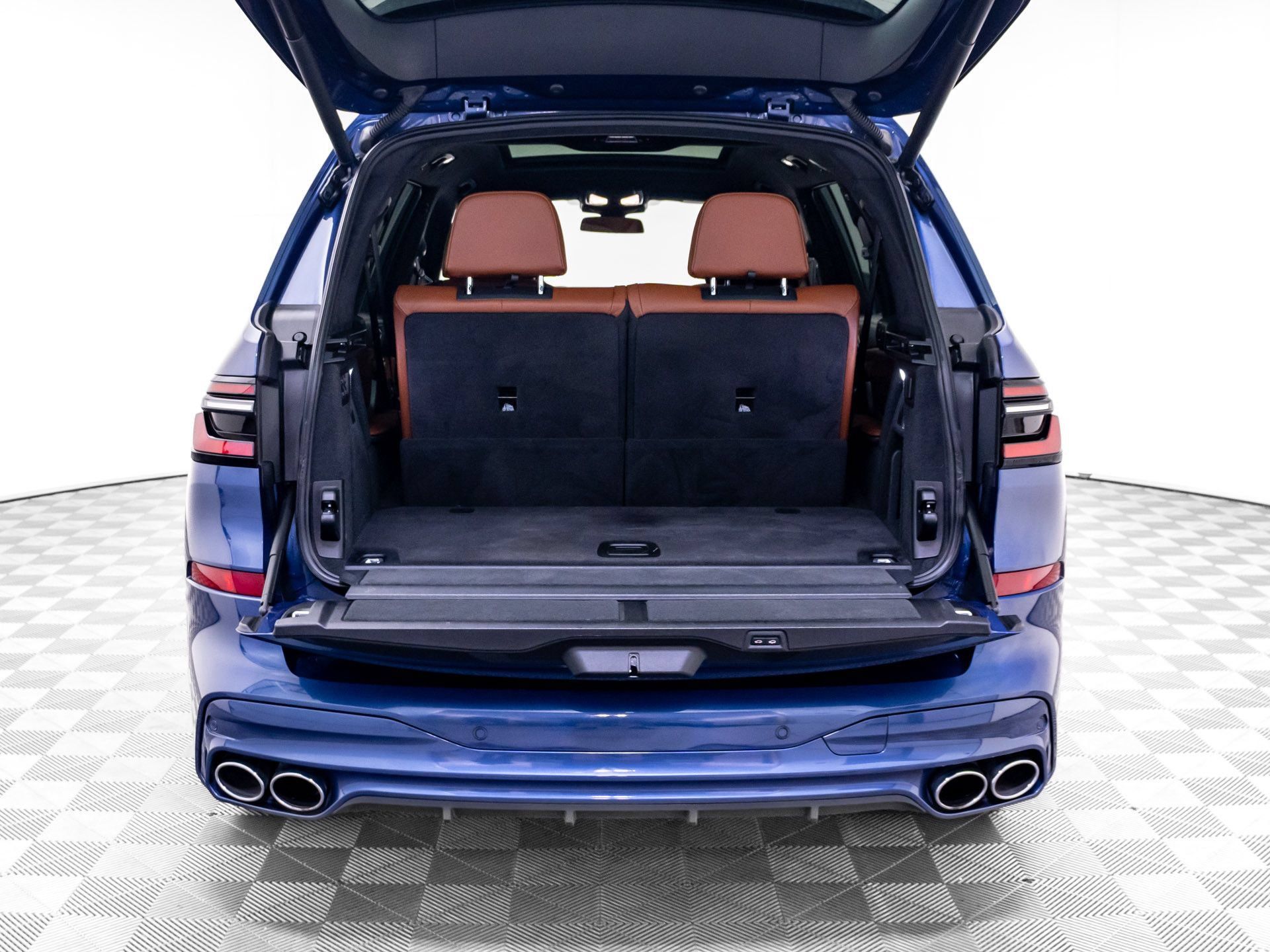 Used 2024 BMW ALPINA XB7 AWD/4WD image 39