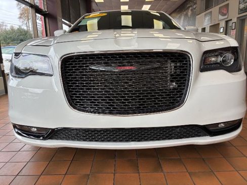 Used 2021 Chrysler 300 S image 4