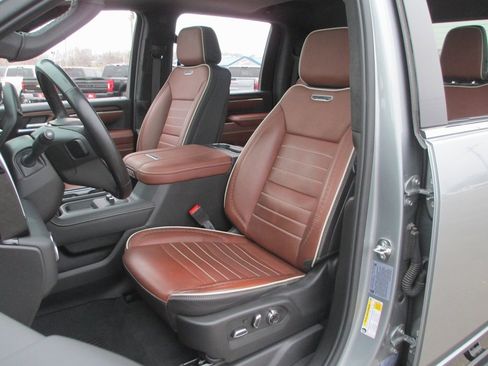 Certified 2025 GMC Sierra 3500 Denali Ultimate image 22