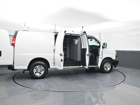 Used 2020 Chevrolet Express 2500 image 40