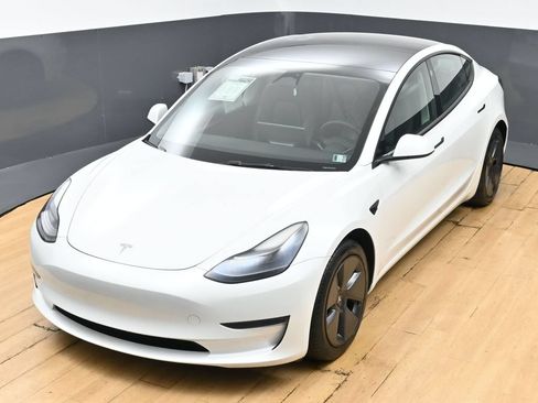 Used 2023 Tesla Model 3 Standard Range RWD image 46