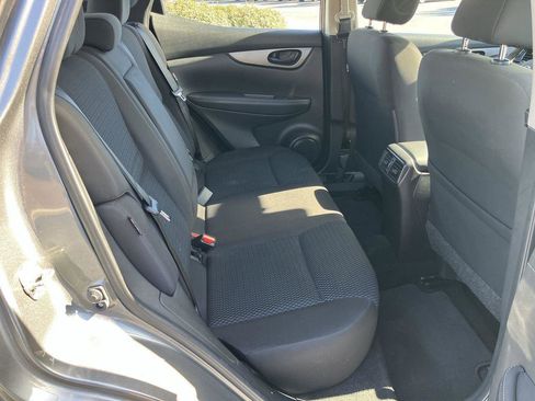 Used 2022 Nissan Rogue Sport S image 29