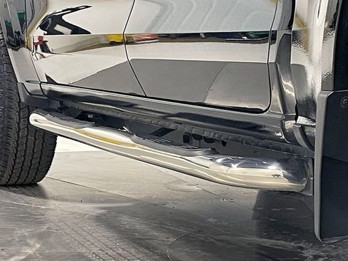 Used 2023 Chevrolet Colorado Z71 w/ Z71 Convenience Package 2 image 17