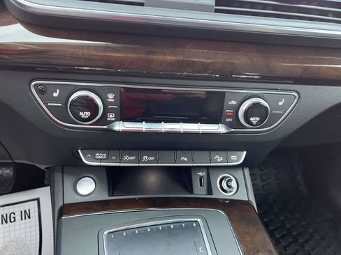 Used 2019 Audi Q5 2.0T Premium Plus image 27