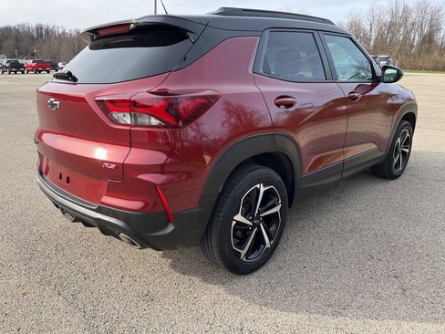 Used 2023 Chevrolet TrailBlazer RS w/ Sun and Liftgate Package image 3