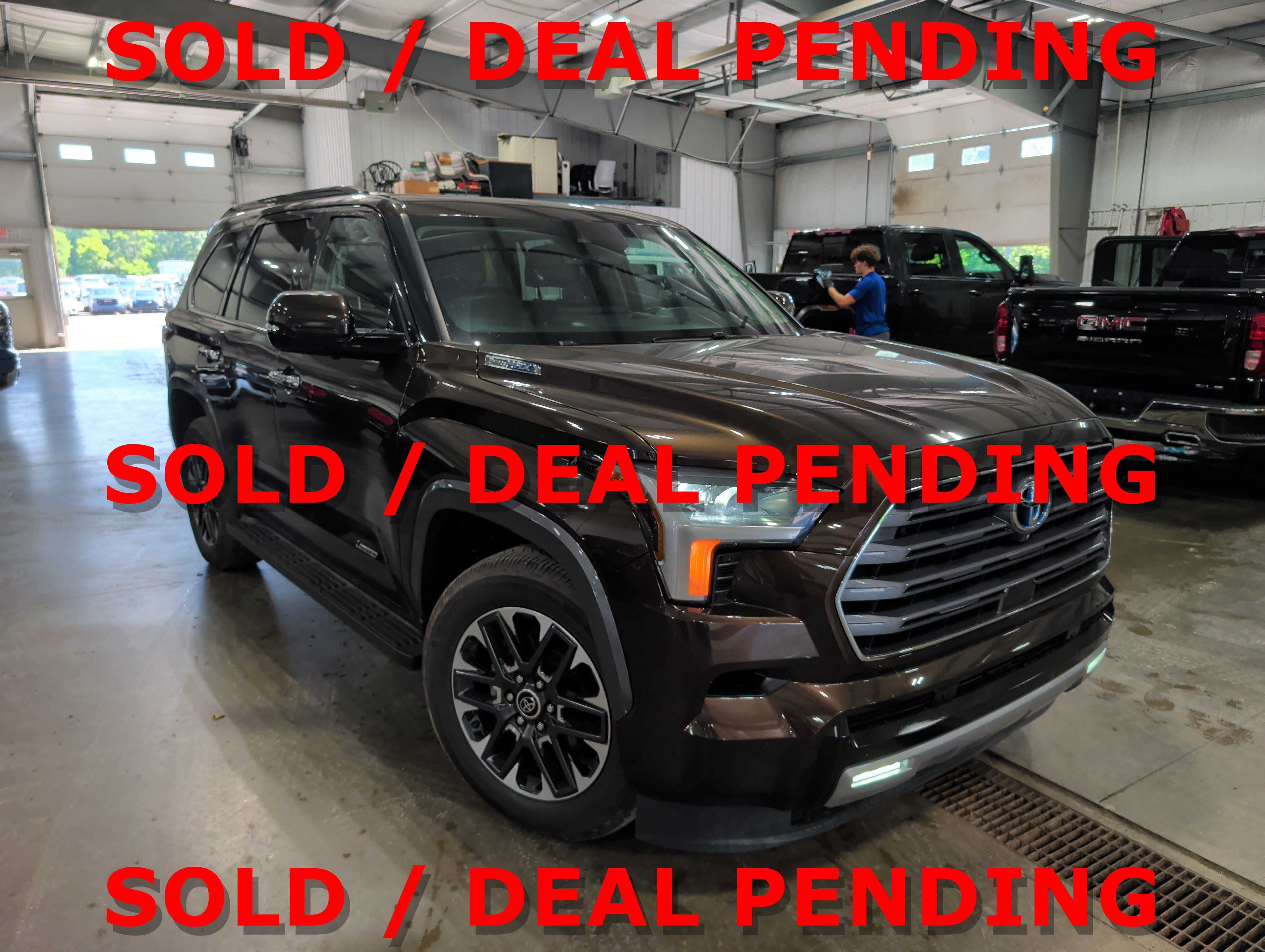 Used 2023 Toyota Sequoia Limited AWD/4WD image 1