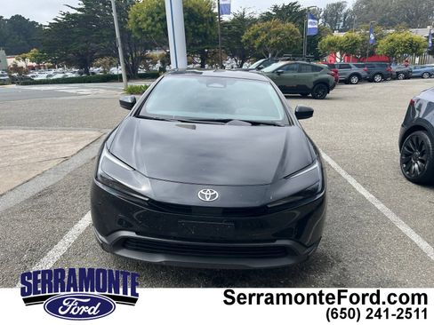 Used 2024 Toyota Prius LE FWD image 1