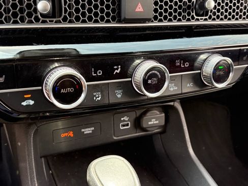 Used 2022 Honda Civic EX image 9