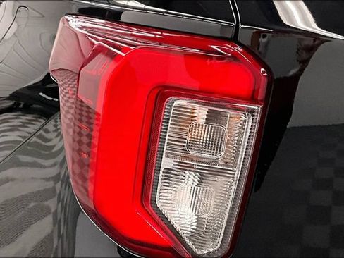 Used 2023 Ford Explorer ST-Line w/ Class IV Trailer Tow Package AWD/4WD image 36