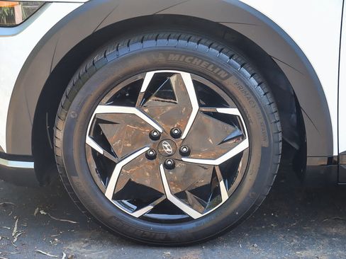 Used 2024 Hyundai Ioniq 5 SEL RWD image 11