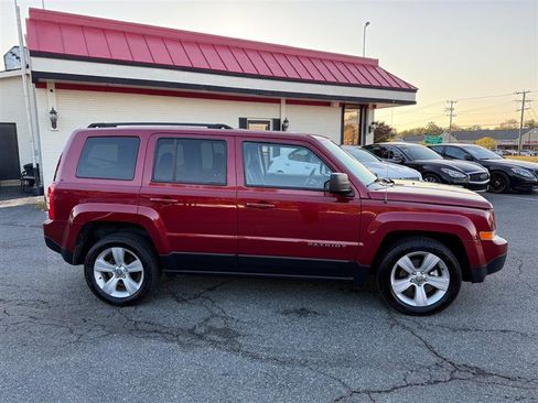 Used 2016 Jeep Patriot Latitude image 4