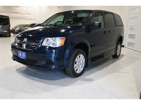 Used 2017 Dodge Grand Caravan SE w/ Power Window Group FWD image 10