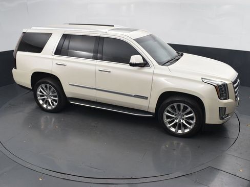 Used 2015 Cadillac Escalade Luxury image 47