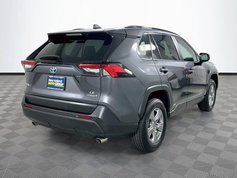 Used 2024 Toyota RAV4 LE AWD/4WD image 7