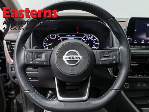 Used 2021 Nissan Rogue SV w/ Premium Package image 10