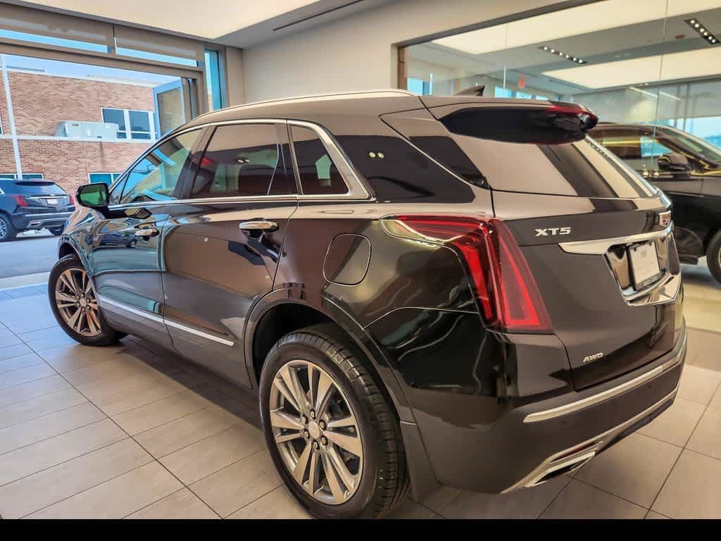Certified 2025 Cadillac XT5 Premium Luxury w/ LPO, Floor Liner Package AWD/4WD image 8