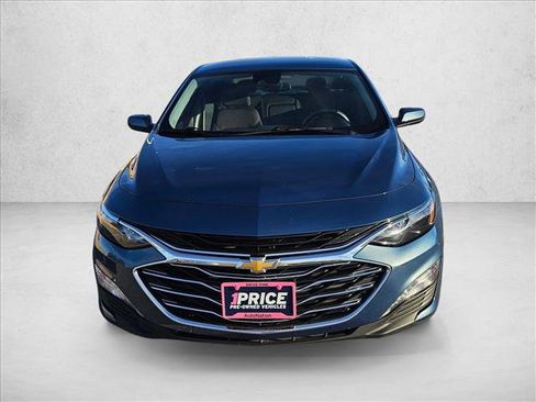Used 2024 Chevrolet Malibu LT FWD image 2
