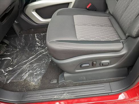 Certified 2024 Nissan Titan SV w/ SV Convenience Package image 4