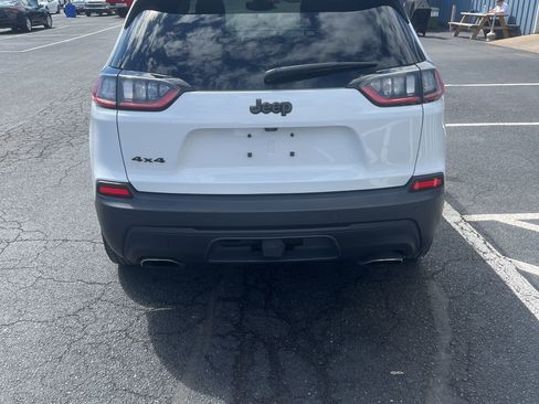 Used 2020 Jeep Cherokee Latitude Plus image 5