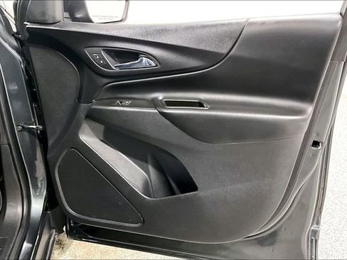 Used 2020 Chevrolet Equinox LT image 29