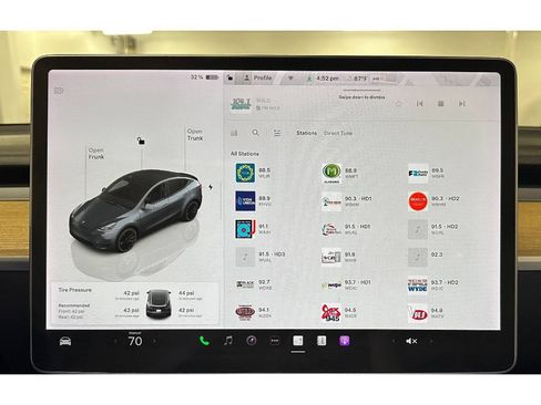 Used 2022 Tesla Model Y Performance AWD/4WD image 31