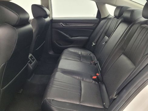 Used 2018 Honda Accord Touring image 18
