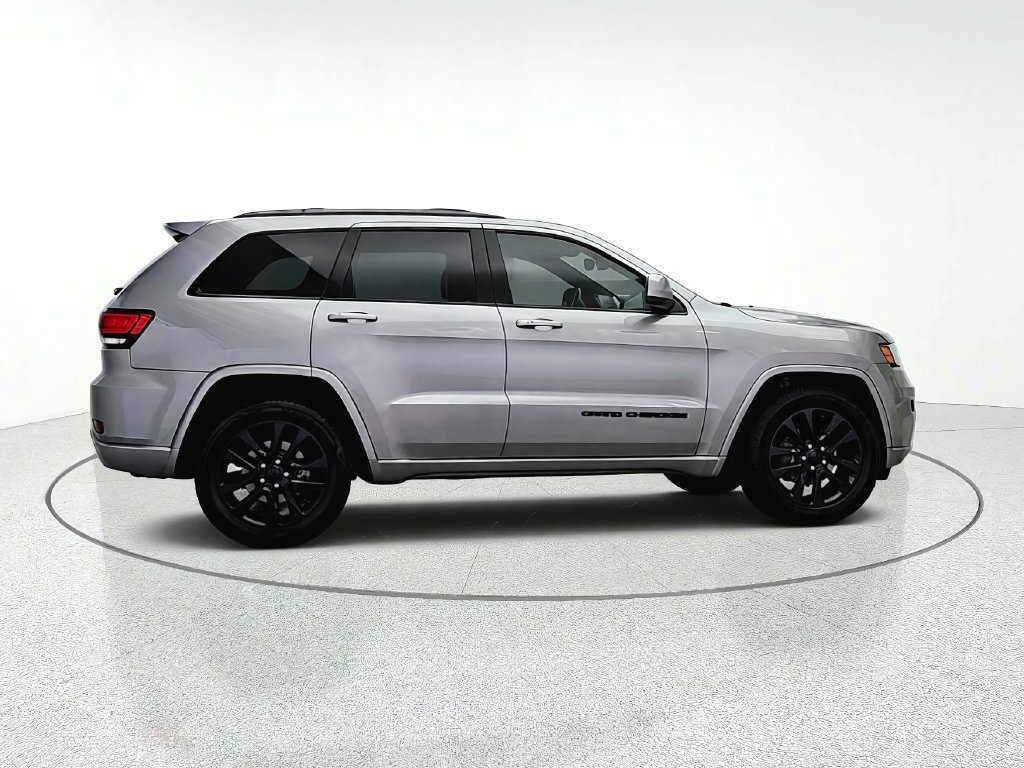 Used 2018 Jeep Grand Cherokee Altitude RWD image 8