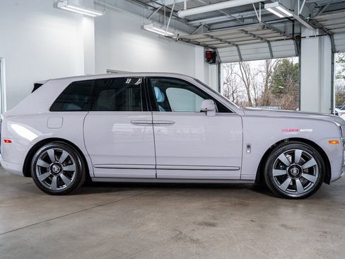 Used 2022 Rolls-Royce Cullinan image 5