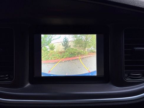 Used 2020 Dodge Charger SXT image 31