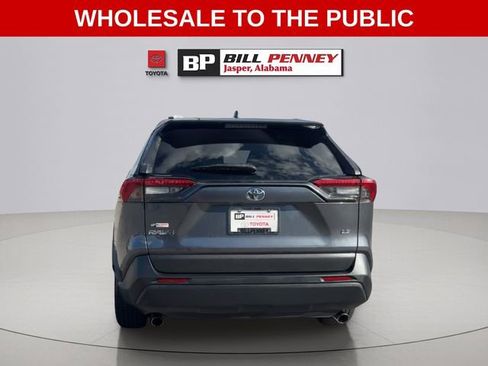 Used 2020 Toyota RAV4 LE FWD image 4