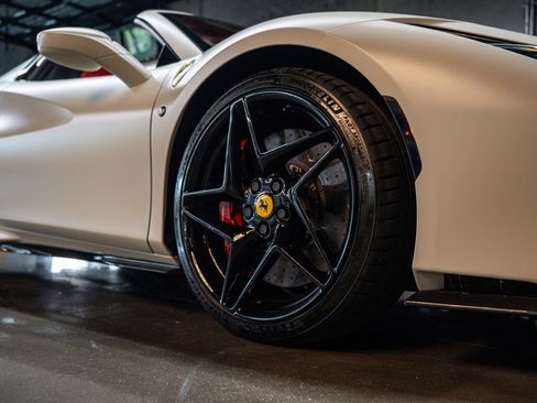 Used 2022 Ferrari F8 Tributo RWD image 19