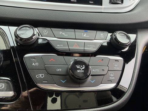 New 2026 Chrysler Voyager LX image 41